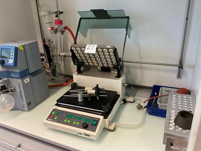 Immagine panoramica di Büchi Syncore Q-101 parralel evaporator